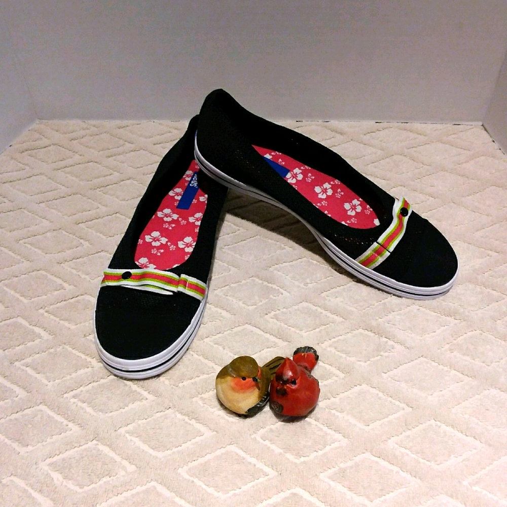 ⬇️ Keds relaxed fit slip on sneakers